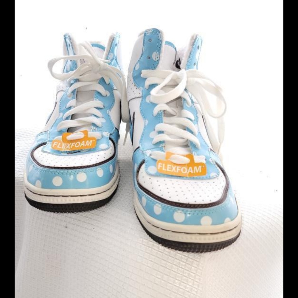 Nike flex fome Blue and white Girls size 6 youth NWT